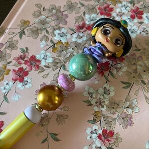 Disney Doorables: Aladdin: Princess Jasmine Party handmade beaded pen
